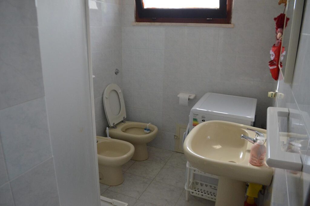das Badezimmer des Ferienhauses Cocco - meer sardinien urlaub