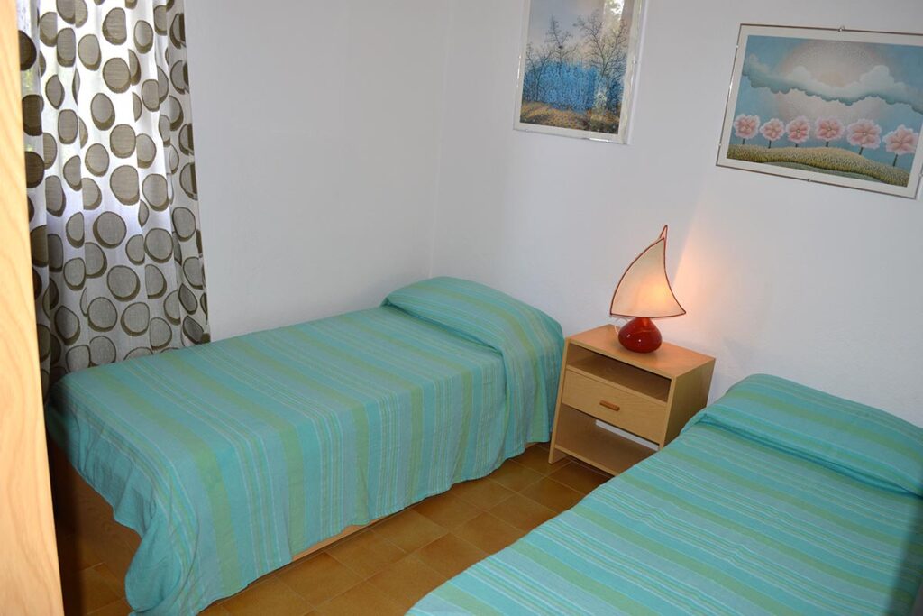das Doppelschlafzimmer des Ferienhauses Borla in Costa Rei - meer sardinien urlaub