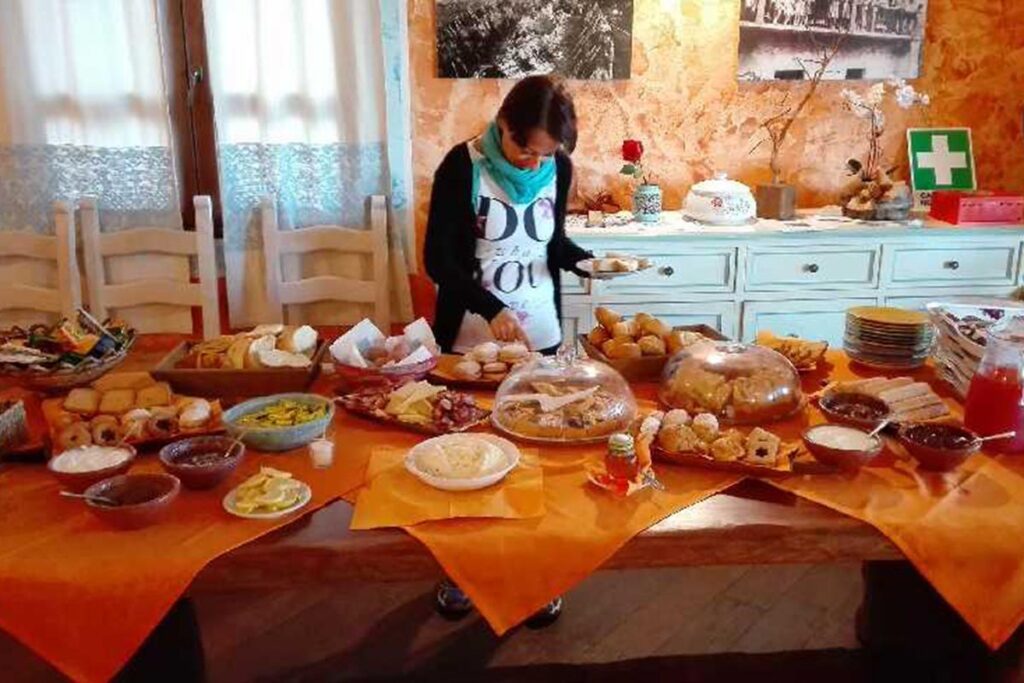 das üppige Buffet im Agriturismo Neule, Dorgali - meer sardinien urlaub