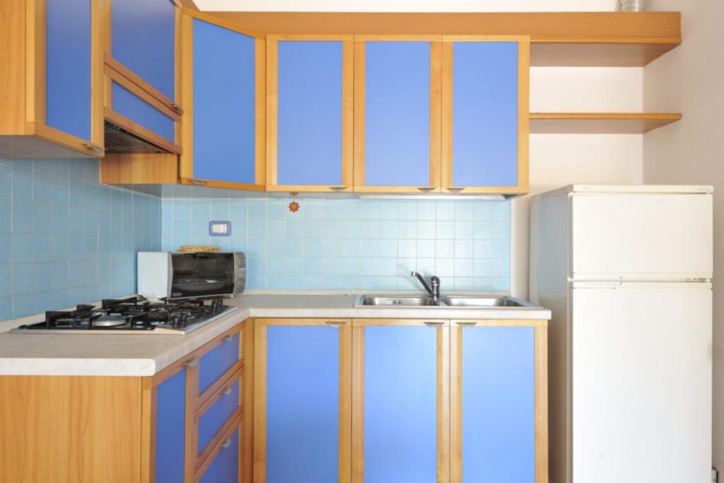 der Kochbereich der Ferienwohnung Le Terrazze Quadri - meer sardinien urlaub