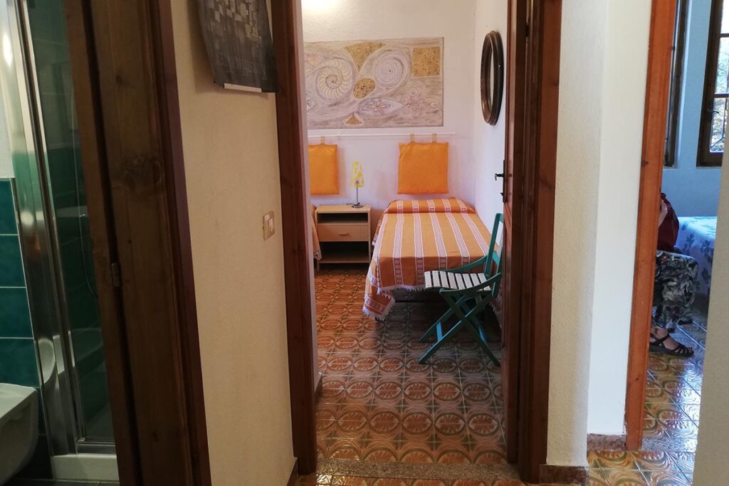 der Zugang zu den Schlafzimmern des Ferienhauses Mandara, Baccu Mandara - meer sardinien urlaub