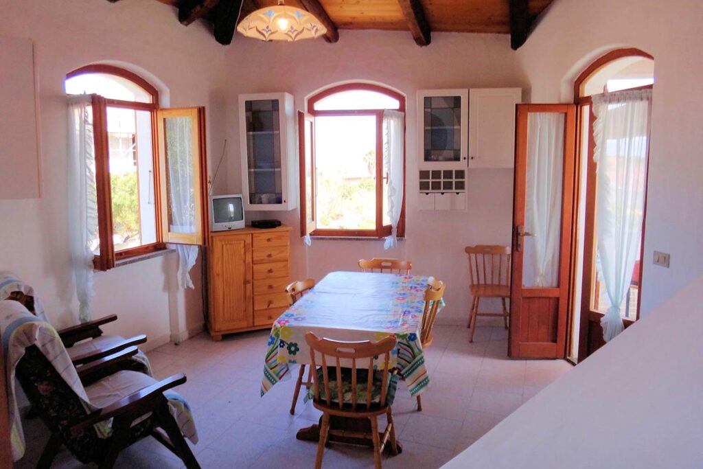 ein Wohnraum - Ferienhaus Sa Fiorida - meer sardinien urlaub