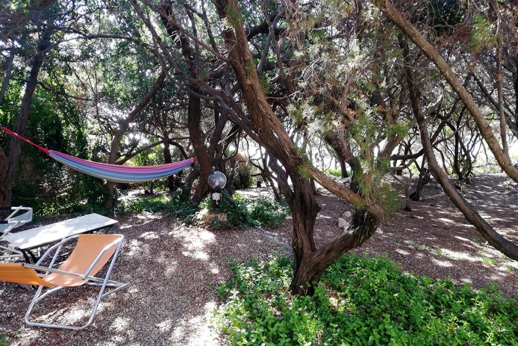 herrliche Rückzugsorte im Naturgarten des Ferienhauses Mandara, Baccu Mandara - meer sardinien urlaub