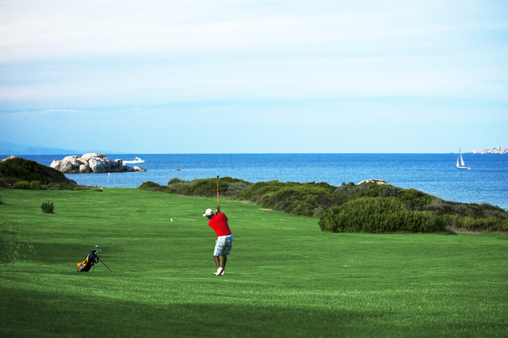 Der Golfplatz des Hotels Valle dell Erica Resort Thalasso Spa, Santa Teresa di Gallura - meer sardinien urlaub