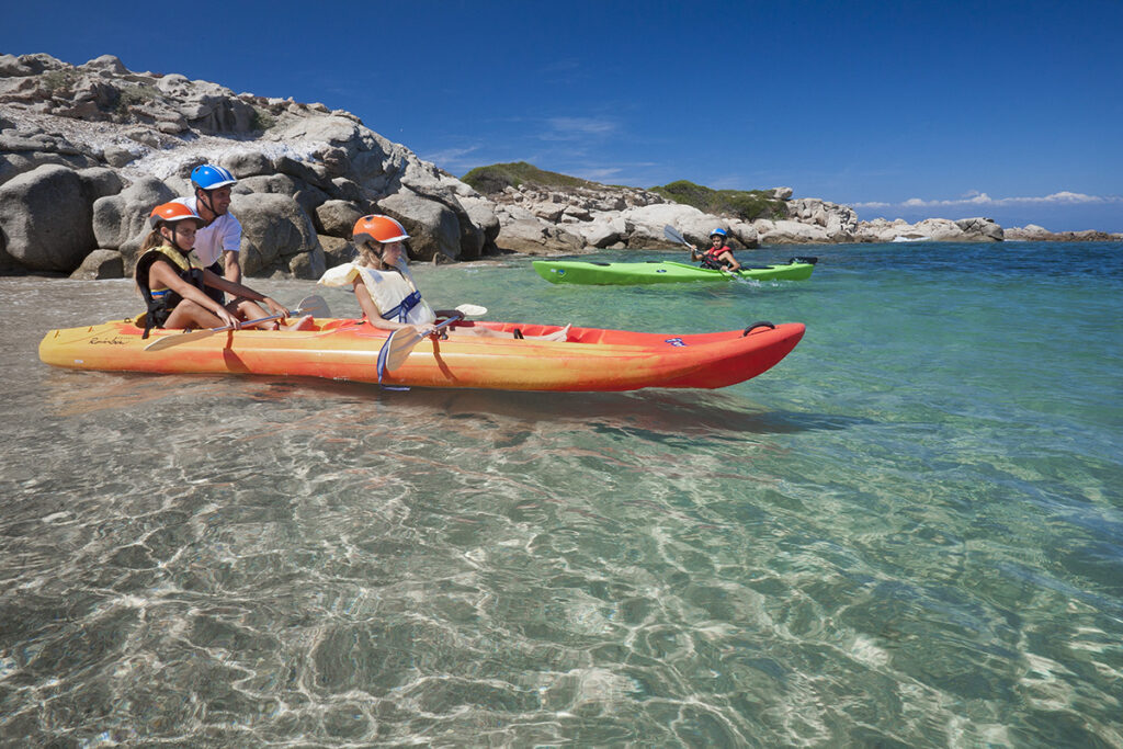 Kanufahren beim Hotel Valle dell Erica Resort Thalasso Spa, Santa Teresa di Gallura - meer sardinien urlaub