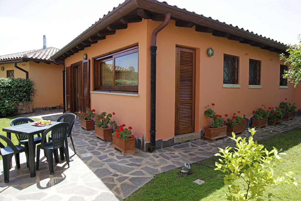 Aussenansicht des Ferienhauses Bouganvillea, Capo Coda Cavallo bei San Teodoro - meer sardinien urlaub