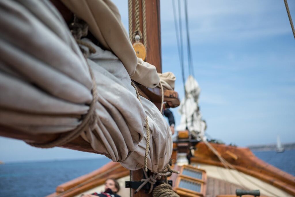 auf Entdeckung des Inselarchipels La Maddalena Dank eines historischen Segelschoners ab Baja Sardinia - meer sardinien urlaub