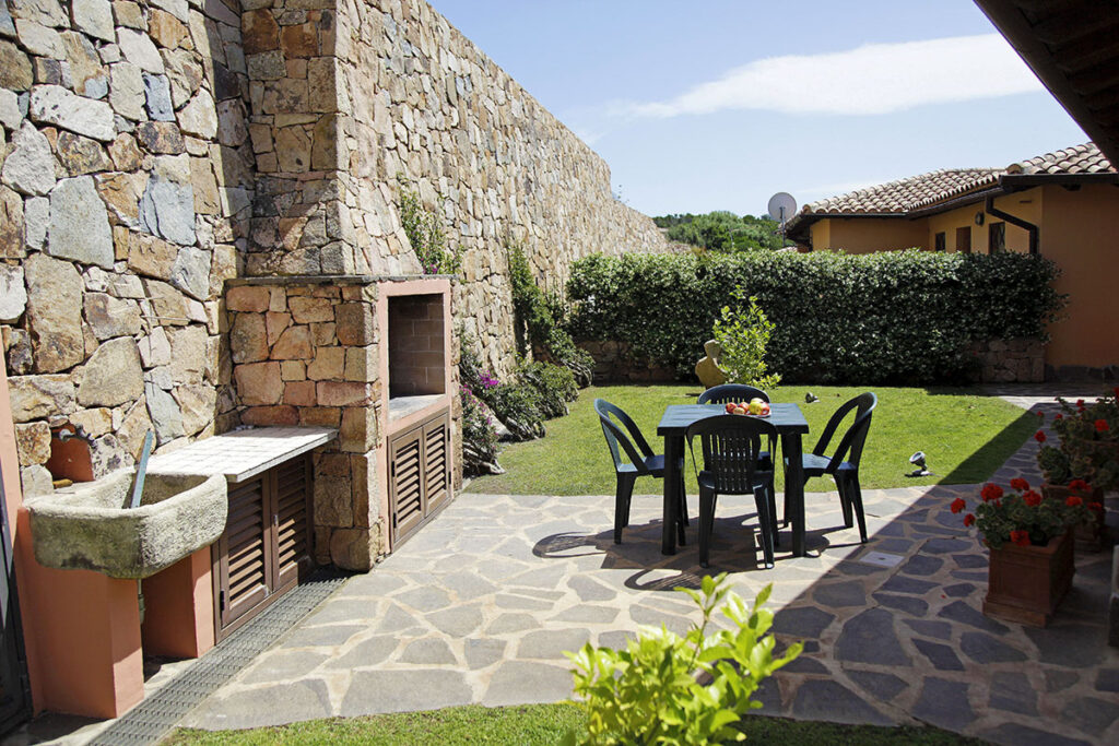 der Grillbereich des Ferienhauses Bouganvillea, Capo Coda Cavallo bei San Teodoro - meer sardinien urlaub