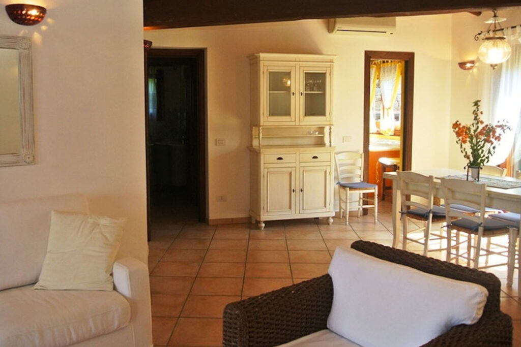 eine elegante Gemütlichkeit kennzeichnet das Ferienhaus Bouganvillea, Capo Coda Cavallo bei San Teodoro - meer sardinien urlaub
