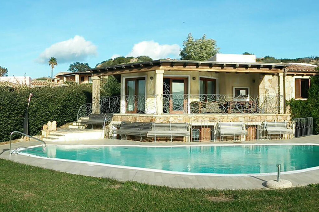 Aussenansicht des Ferienhauses Maresol mit Pool, Capo Coda Cavallo bei San Teodoro - meer sardinien urlaub
