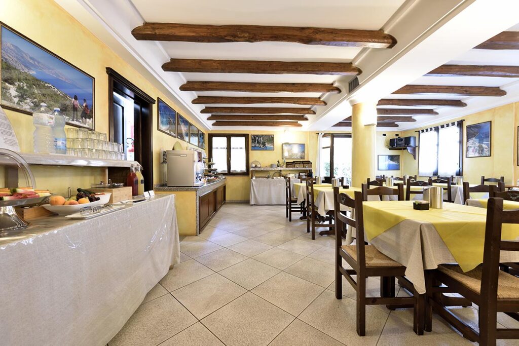 der Frühstücksraum des Hotels Nicoletta, Santa Maria Navarrese - meer sardinien urlaub