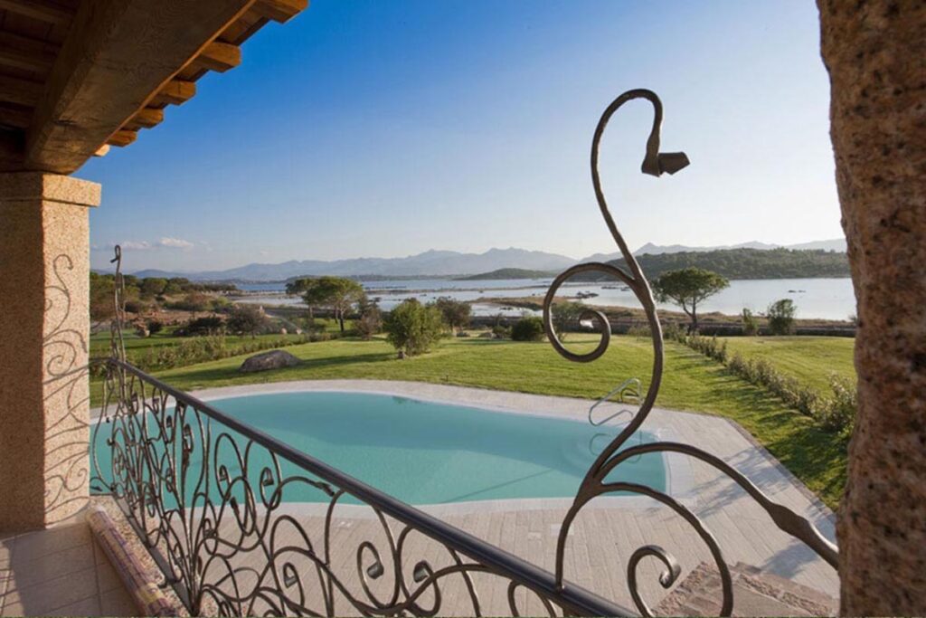 traumhafter Meerblick und Pool des Ferienhauses Marisol, Capo Coda Cavallo bei San Teodoro - meer sardinien urlaub