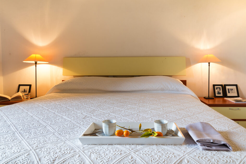 eines der schönen Schlafzimmer des Ferienhauses Cottin, Capo Coda Cavallo bei San Teodoro - meer sardinien urlaub