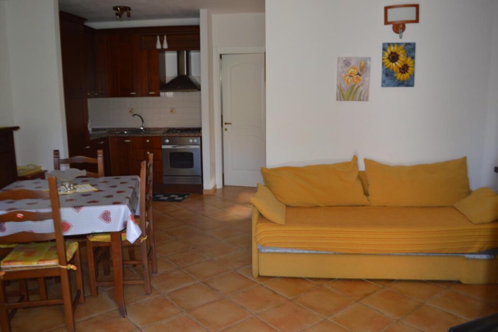 der Wohn- und Essbereich des Ferienhauses Villa del Re, Costa Rei - meer sardinien urlaub