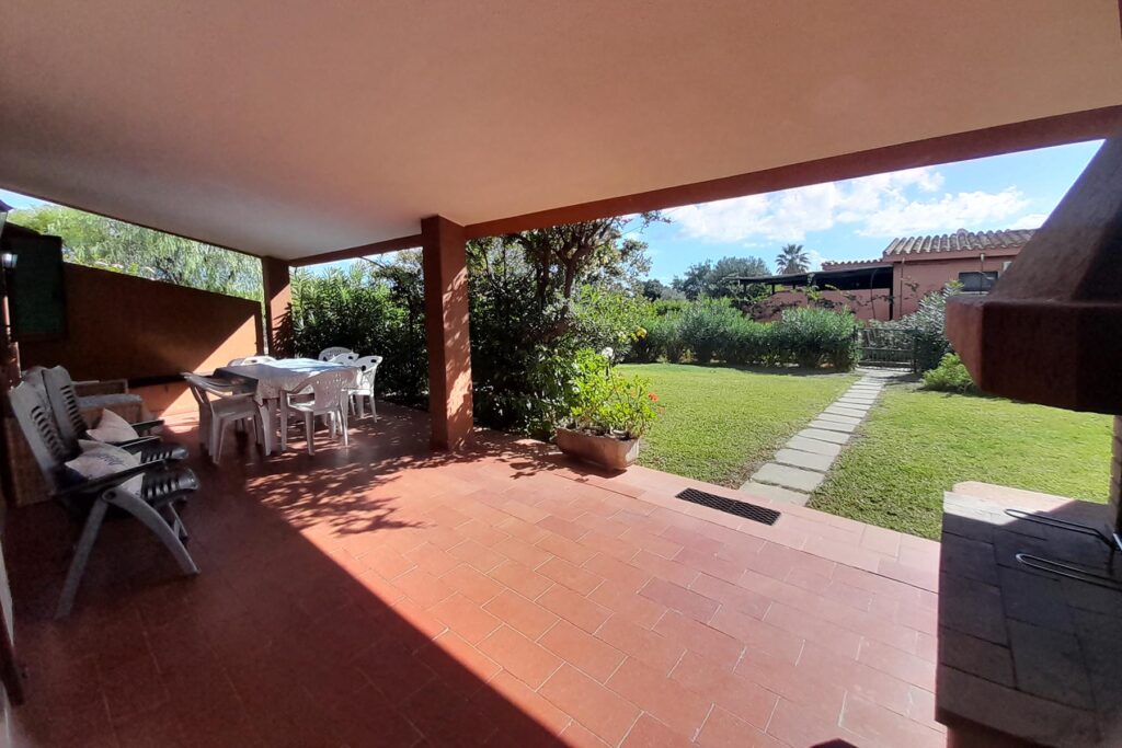 die Terrasse des Hauses, Herzstück des Ferienhauses Vivi, Costa Rei - meer sardinien urlaub