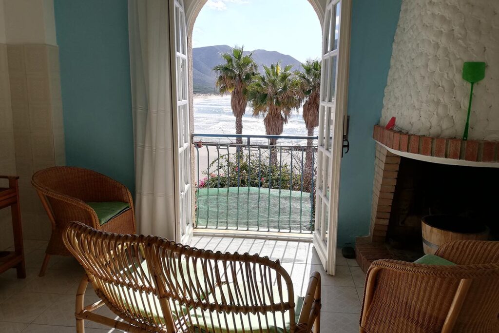 Sitzplatz mit Traumblick in der Ferienwohnung Sabbia Bianca, Portixeddu - meer sardinien urlaub