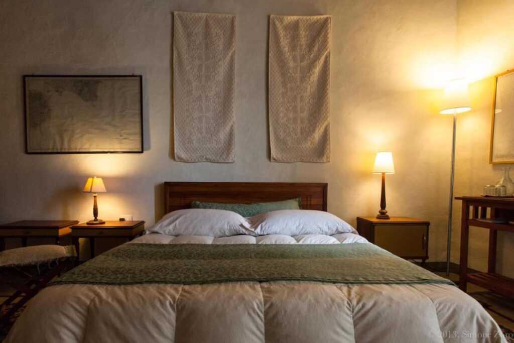 alle Zimmer sind individuell gestaltet im BB Piazza San Pantaleo, Sorso - meer sardinien urlaub