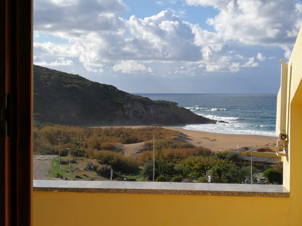 bei diesem Meerblick braucht man keine Bilder vom Balkon des Ferienhauses Aquamare, Porto Alabe - meer sardinien urlaub