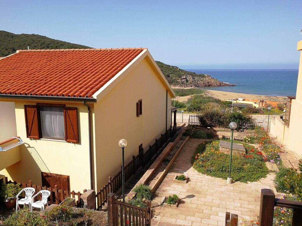die Rückseite vom Ferienhaus Aquamare, Porto Alabe - meer sardinien urlaub