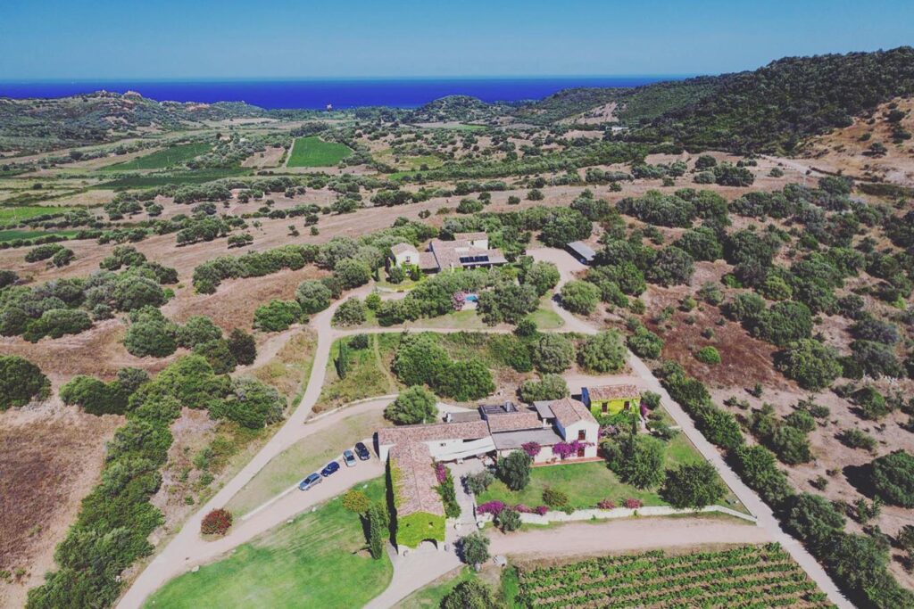 Lage des Hotels Abba e Murta, Tortoli, mit hoteleigenem Weinberg und Reitställen - meer sardinien urlaub