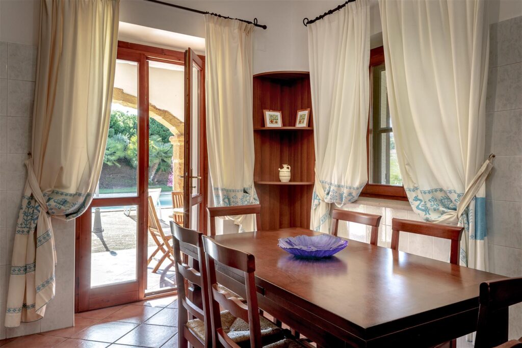 der Essbereich im Ferienhaus Ulivo, Alghero - meer sardinien urlaub
