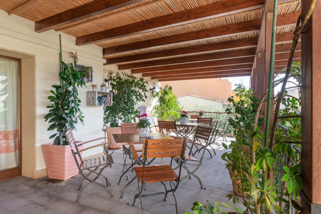die Frühstücksterrasse des Hotels Villa Canu, Cabras - meer sardinien urlaub