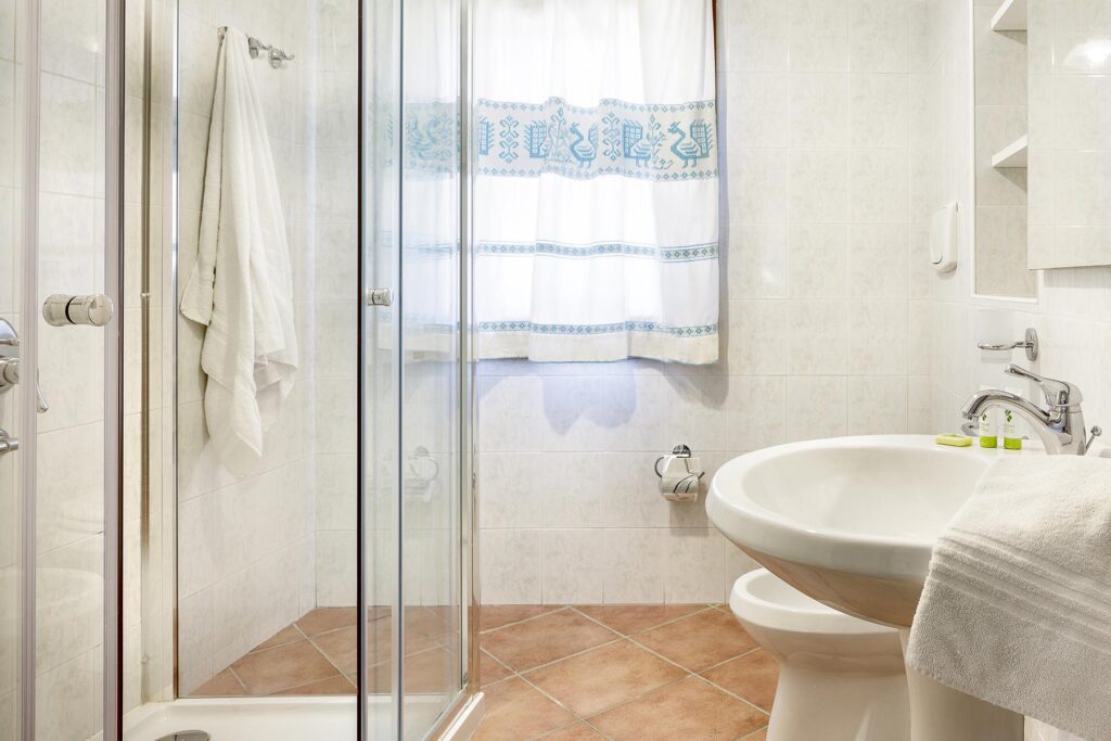 ein schickes Bad im Ferienhaus Ulivo, Alghero - meer sardinien urlaub
