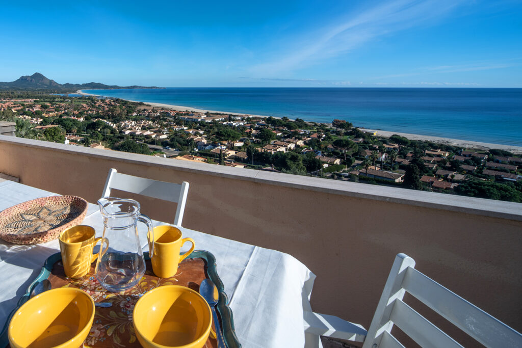 Absoluter Lieblingsplatz des Hauses ist die Terrasse mit Meerblick, Ferienhaus Belvedere, Costa Rei - meer sardinien urlaub