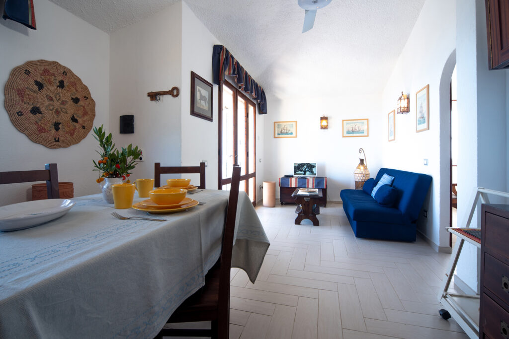 Blick vom Essbereich zum Wohnbereich, Ferienhaus Belvedere, Costa Rei - meer sardinien urlaub