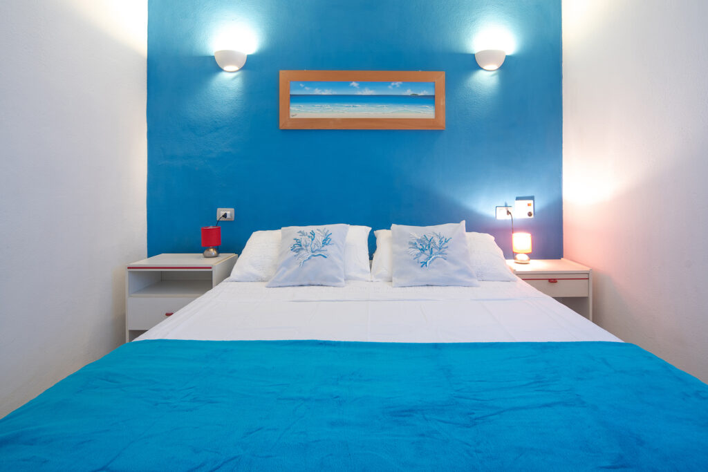 Das Schlafzimmer des Ferienhauses Belvedere, Costa Rei - meer sardinien urlaub