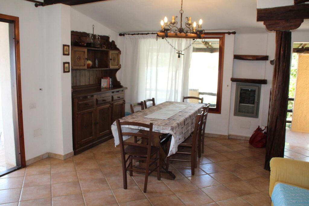 Der Essbereich im ersten Stock des Ferienhauses Barbara, Torre delle Stelle - meer sardinien urlaub