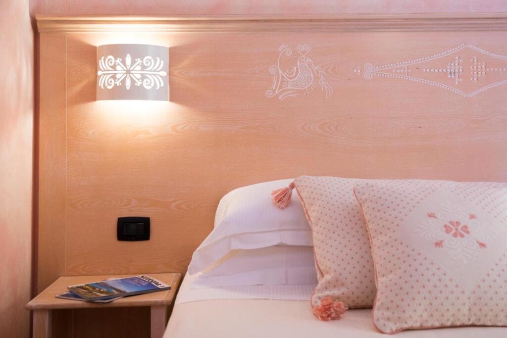Detailansicht von einem der gepflegten Zimmer des Gästehauses S Anninnia, Gonnesa - meer sardinien urlaub