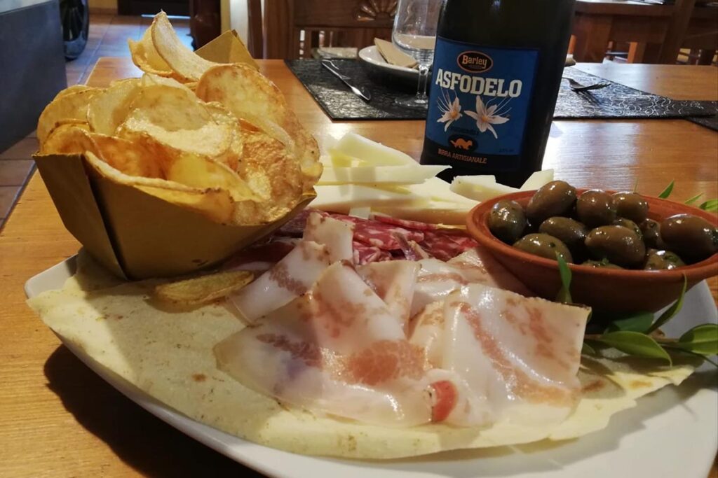 Die traditionsreiche, sardische Küche steht hier im Vordergrund, Gästehaus S Anninnia, Gonnesa - meer sardinien urlaub