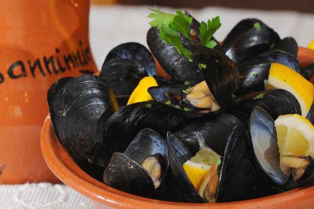 Muschelgericht im hauseigenen Restaurant des Gästehauses S Anninnia, Gonnesa - meer sardinien urlaub
