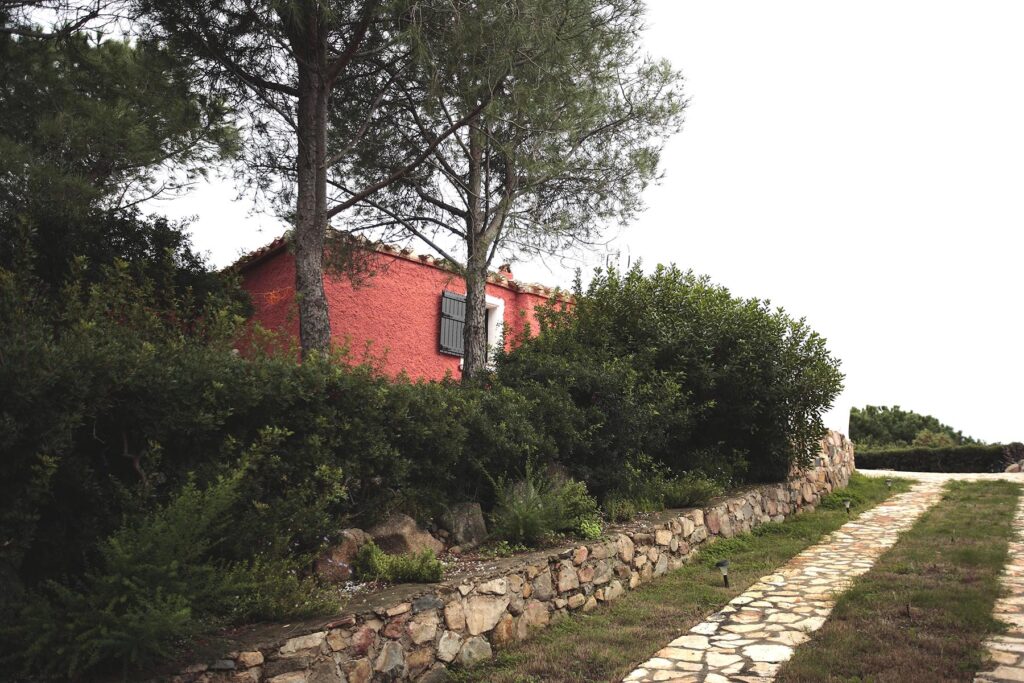 die Zufahrt zum Ferienhaus Rubino, Torre delle Stelle - meer sardinien urlaub