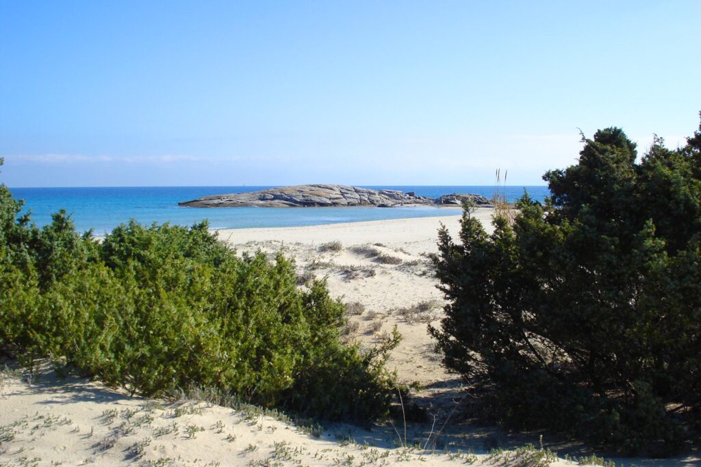 der Strand beim Hotel Villas Resort, Castiadas - meer sardinien urlaub