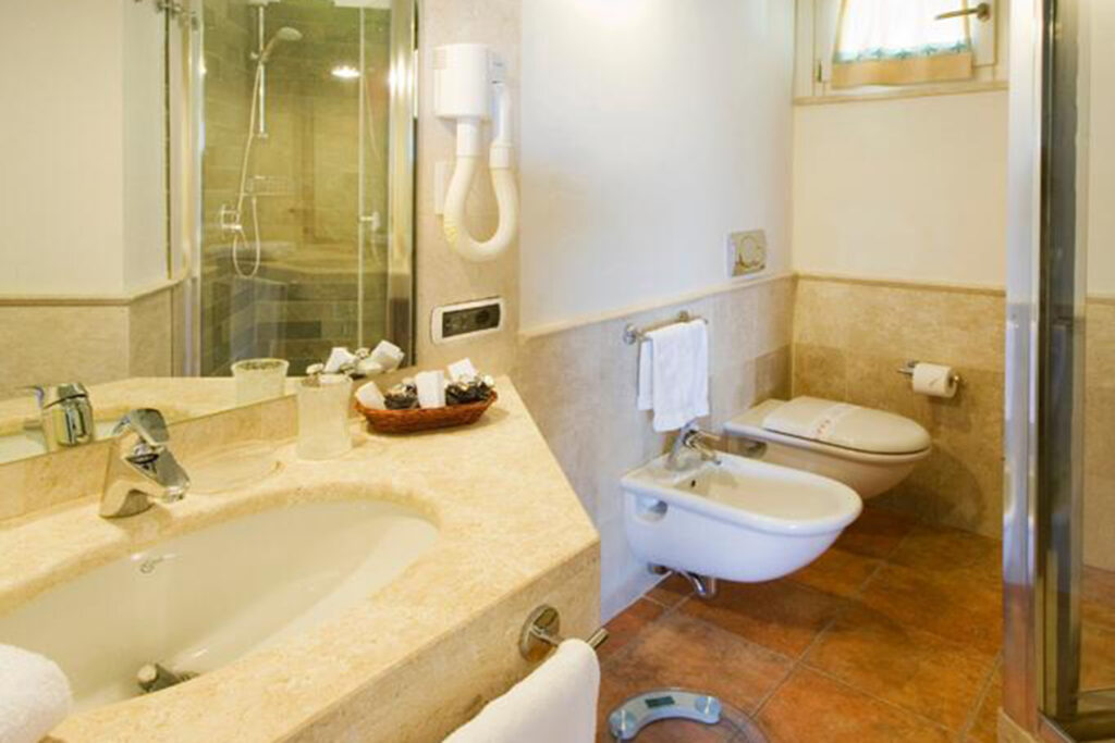 ein Zimmerbad im Hotel Villas Resort, Castiadas - meer sardinien urlaub