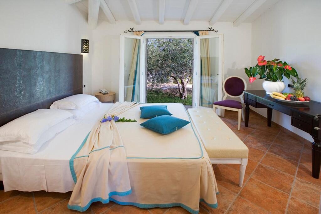 eines der eleganten Doppelzimmer im Hotel Villas Resort, Castiadas - meer sardinien urlaub
