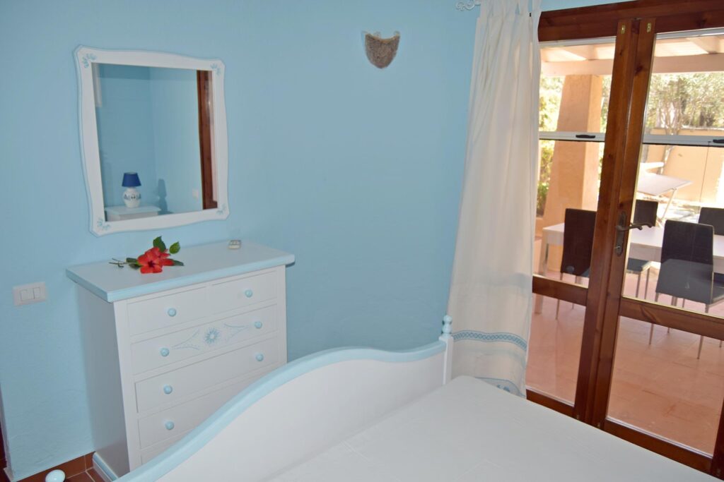 Blick vom Schlafzimmer zur Terrasse, Ferienhaus Giunco, Villasimius - meer sardinien urlaub