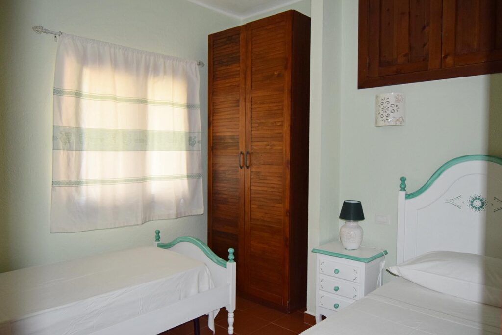 das zweite Schlafzimmer des Ferienhauses Giunco, Villasimius - meer sardinien urlaub