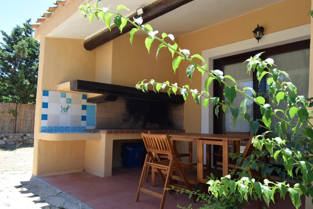der Grill auf der Terrasse des Ferienhauses Giunco, Villasimius - meer sardinien urlaub