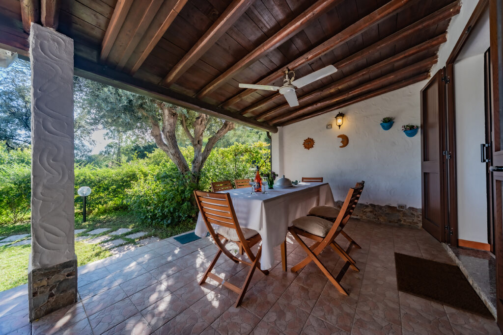 die einladende Terrasse des Ferienhauses Nicola, Costa Rei - meer sardinien urlaub
