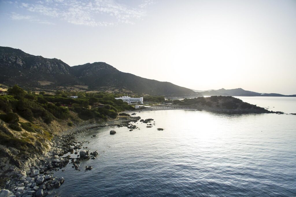 Blick auf die Bucht des Hotel Falkensteiner Capo Boi bei Villasimius - meer sardinien urlaub