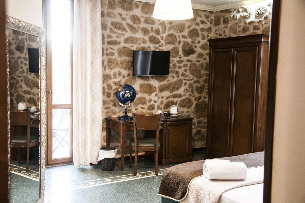 Das Deluxe-Zimmer 102, Hotel Maison de Charme Bienestar, Alghero - meer sardinien urlaub