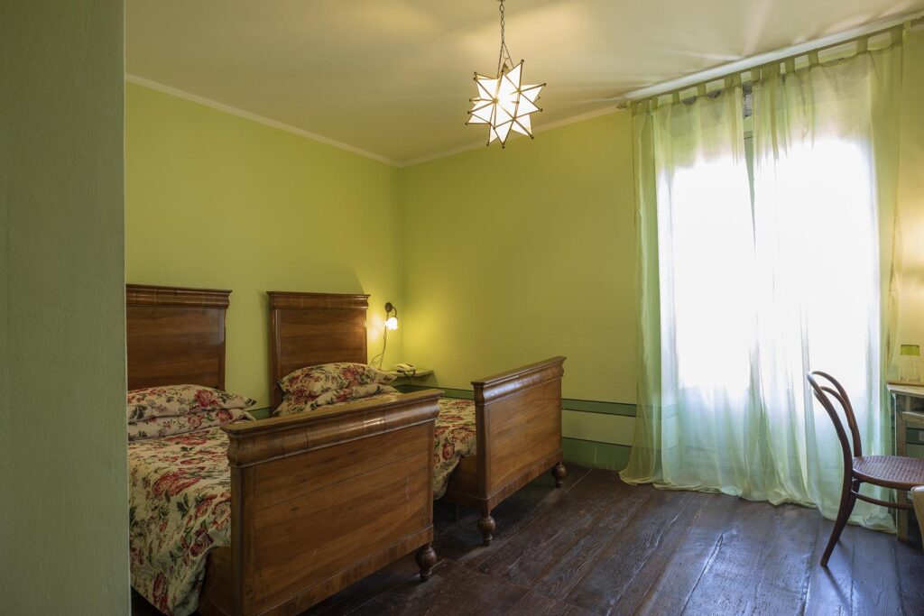 Das Doppelzimmer Verde im Hauptgebäude des Hotels Antica Dimora del Gruccione, Santu Lussurgiu - meer sardinien urlaub