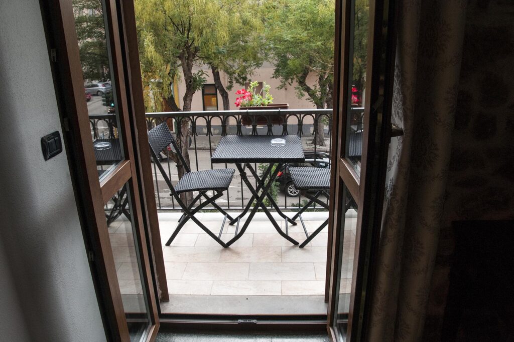 Der Balkon des Deluxe-Zimmers 102, Hotel Maison de Charme Bienestar, Alghero - meer sardinien urlaub