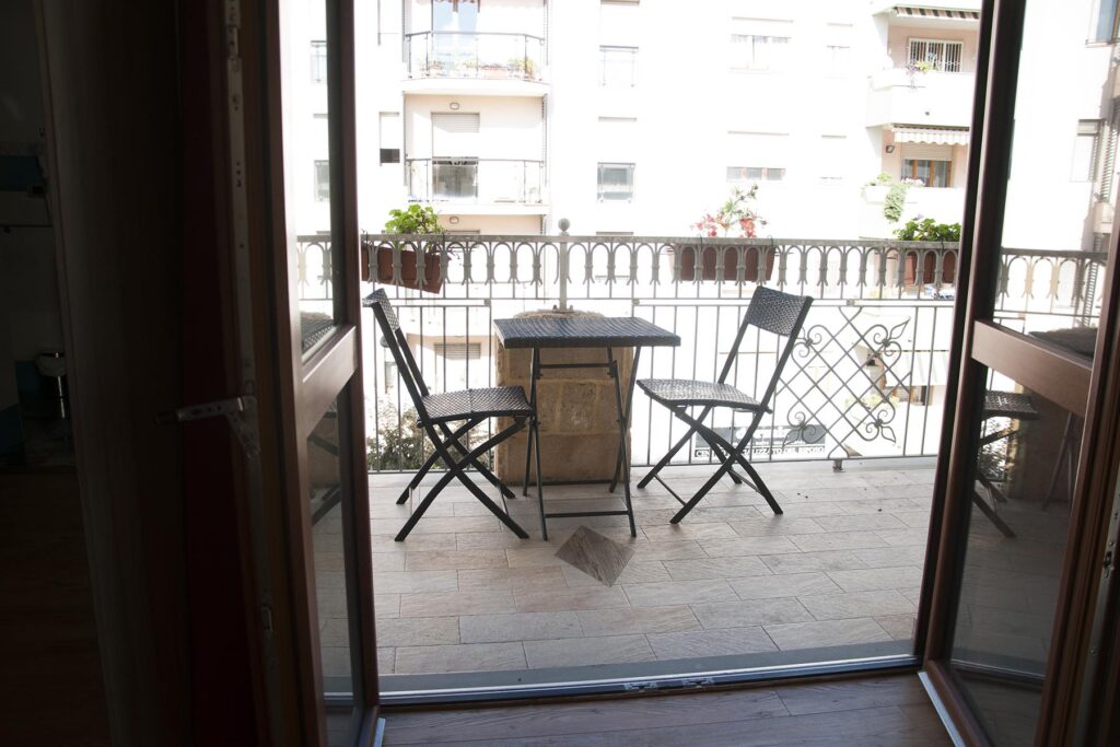 Der Balkon des Deluxe-Zimmers 205, Hotel Maison de Charme Bienestar, Alghero - meer sardinien urlaub