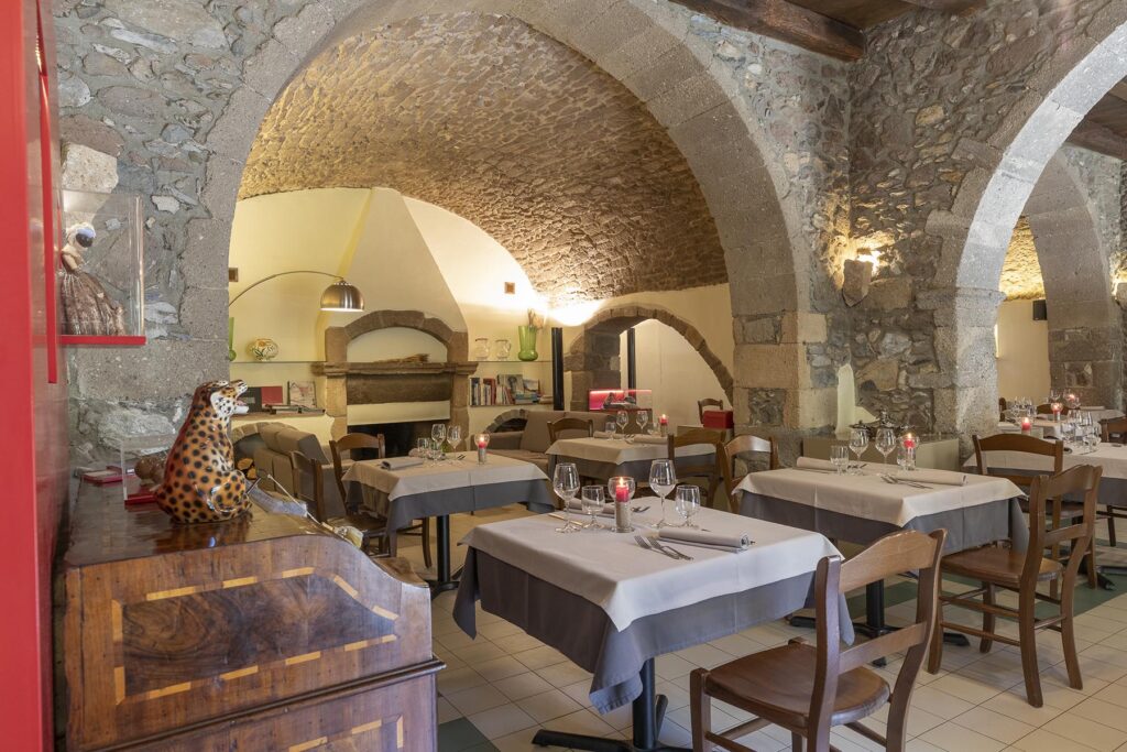 Der Restaurantsaal des Hotels Antica Dimora del Gruccione, Santu Lussurgiu - meer sardinien urlaub