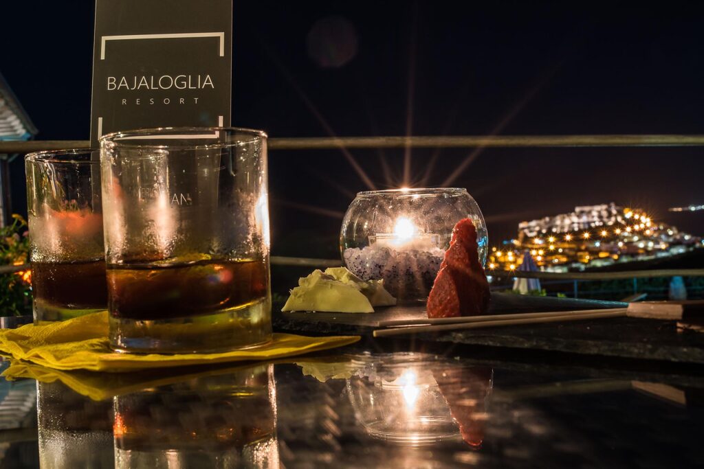 Die Bar des Hotel Bajaloglia, Castelsardo - meer sardinien urlaub