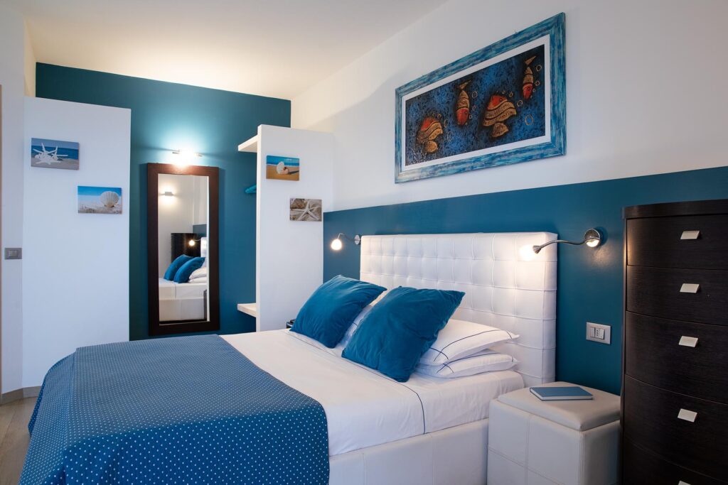 Die grosszügige Juniorsuite Deluxe im Hotel Bajaloglia, Castelsardo - meer sardinien urlaub